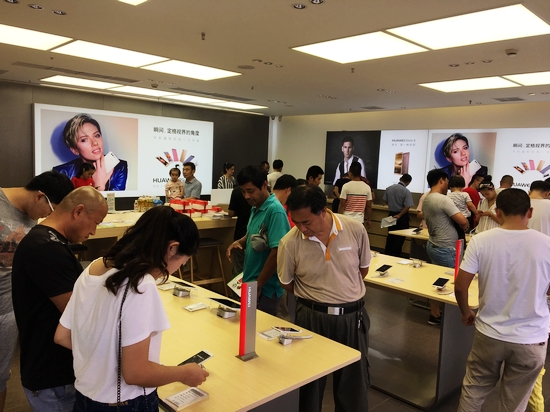 華為即墨首家體驗(yàn)店盛大開業(yè)，青島服務(wù)體驗(yàn)再升級